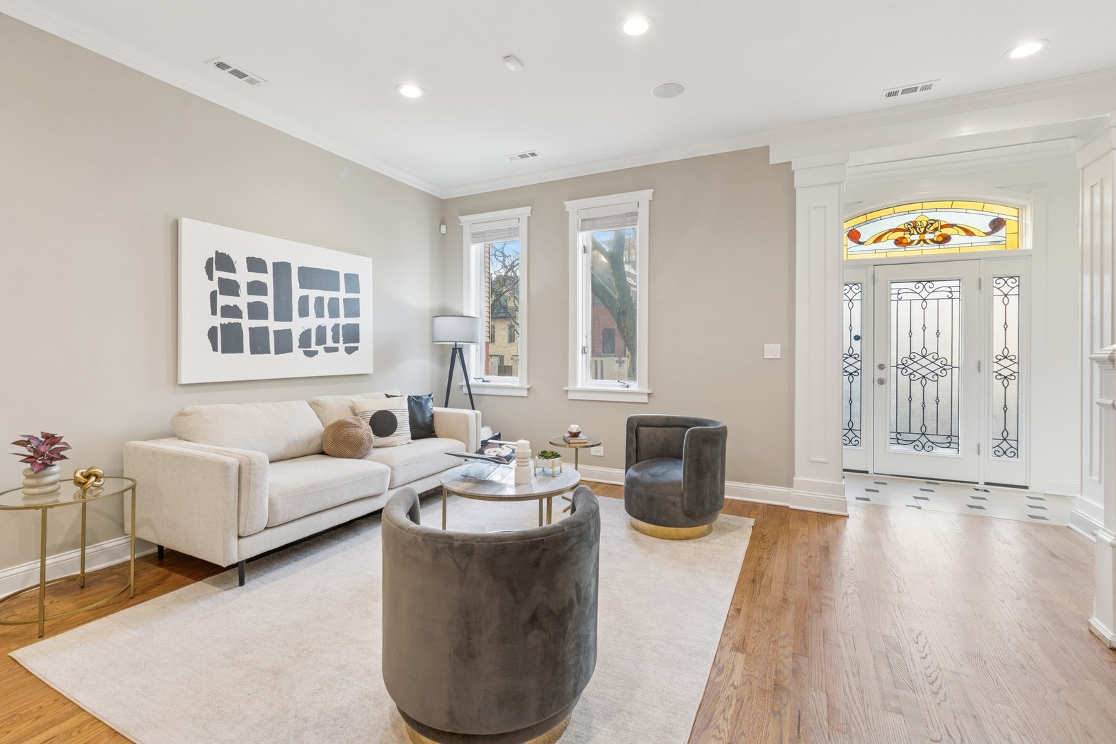 1342 W Webster Avenue