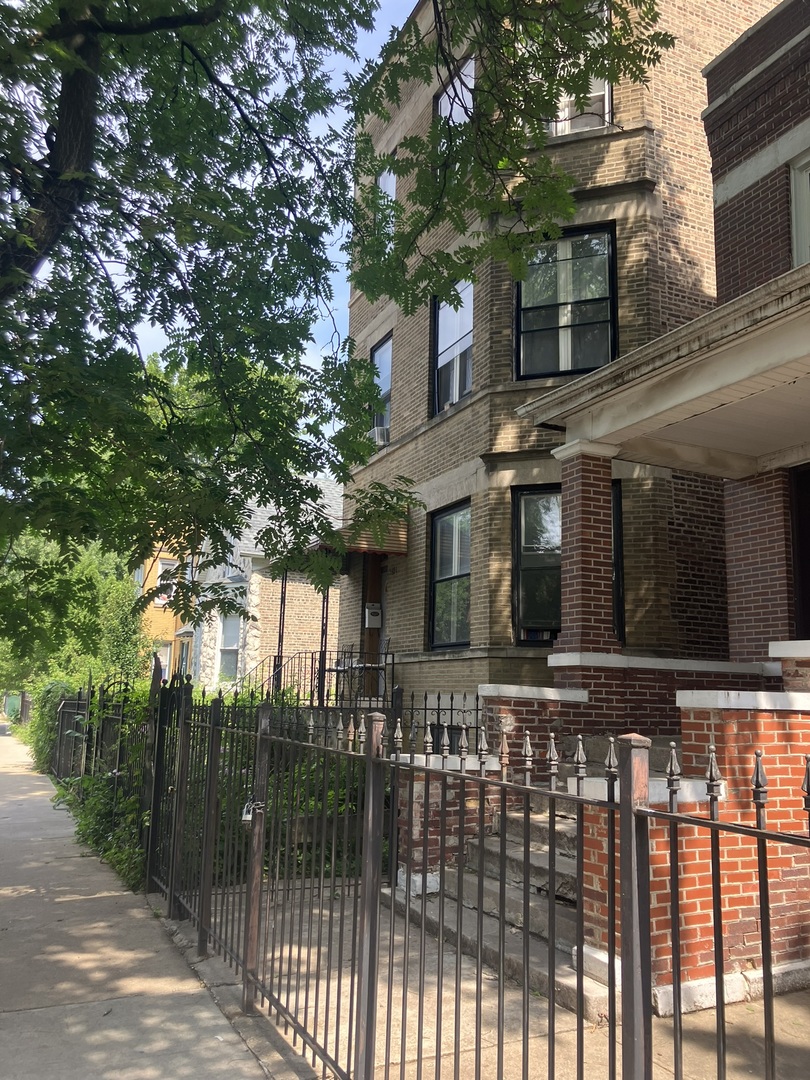 1349 N Ridgeway Avenue