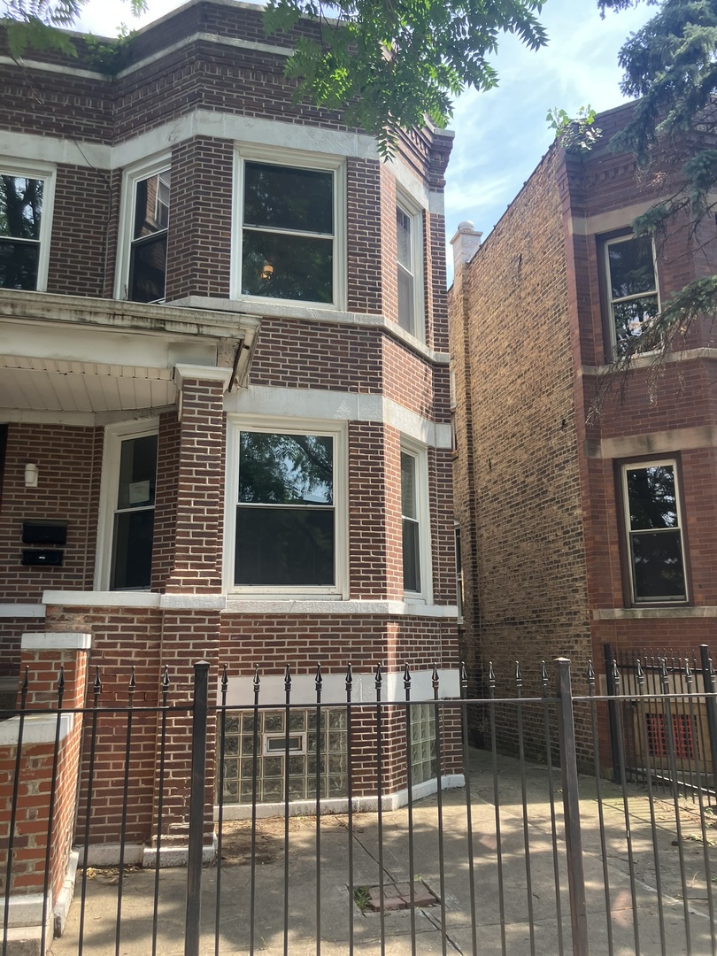 1349 N Ridgeway Avenue