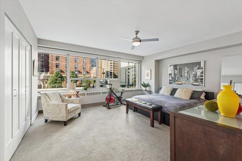 Tiny photo for 3180 N Lake Shore Drive #2H, Chicago, IL 60657 (MLS # 12626132)