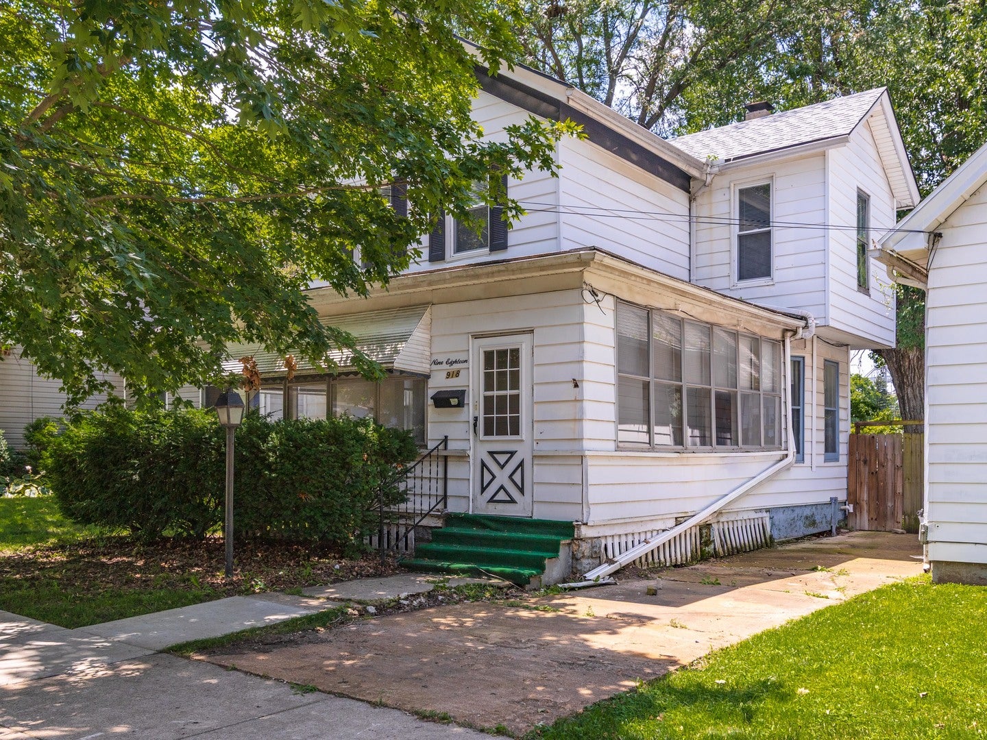 918 N Oak Street
