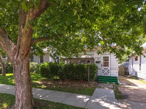 Photo of 918 N Oak Street, Bloomington, IL 61701 (MLS # 12701875)