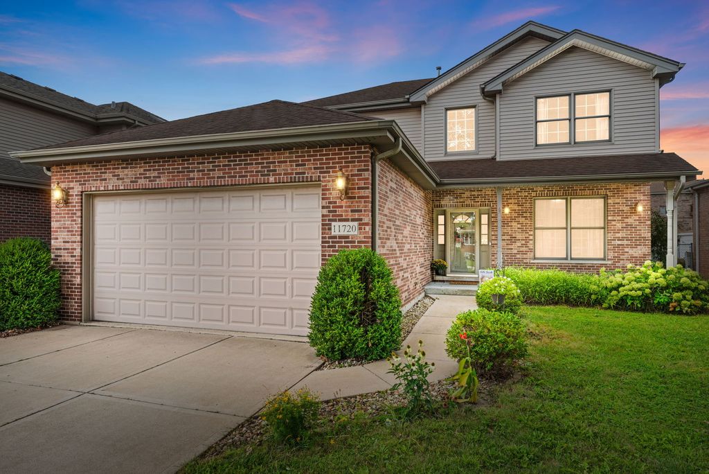 Photo for 11720 S Komensky Avenue, Alsip, IL 60803 (MLS # 12481689)