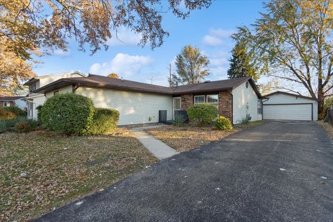 Photo of 809 Oakton Avenue, Romeoville, IL 60446 (MLS # 12515508)