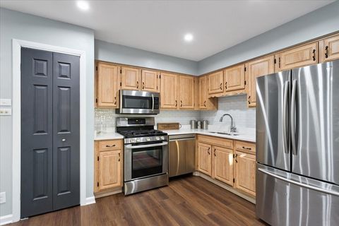 Tiny photo for 809 Oakton Avenue, Romeoville, IL 60446 (MLS # 12515508)