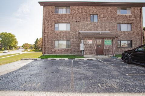 Tiny photo for 1215 Chalet Road #101, Naperville, IL 60563 (MLS # 12476581)