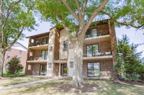 Tiny photo for 1215 Chalet Road #101, Naperville, IL 60563 (MLS # 12476581)