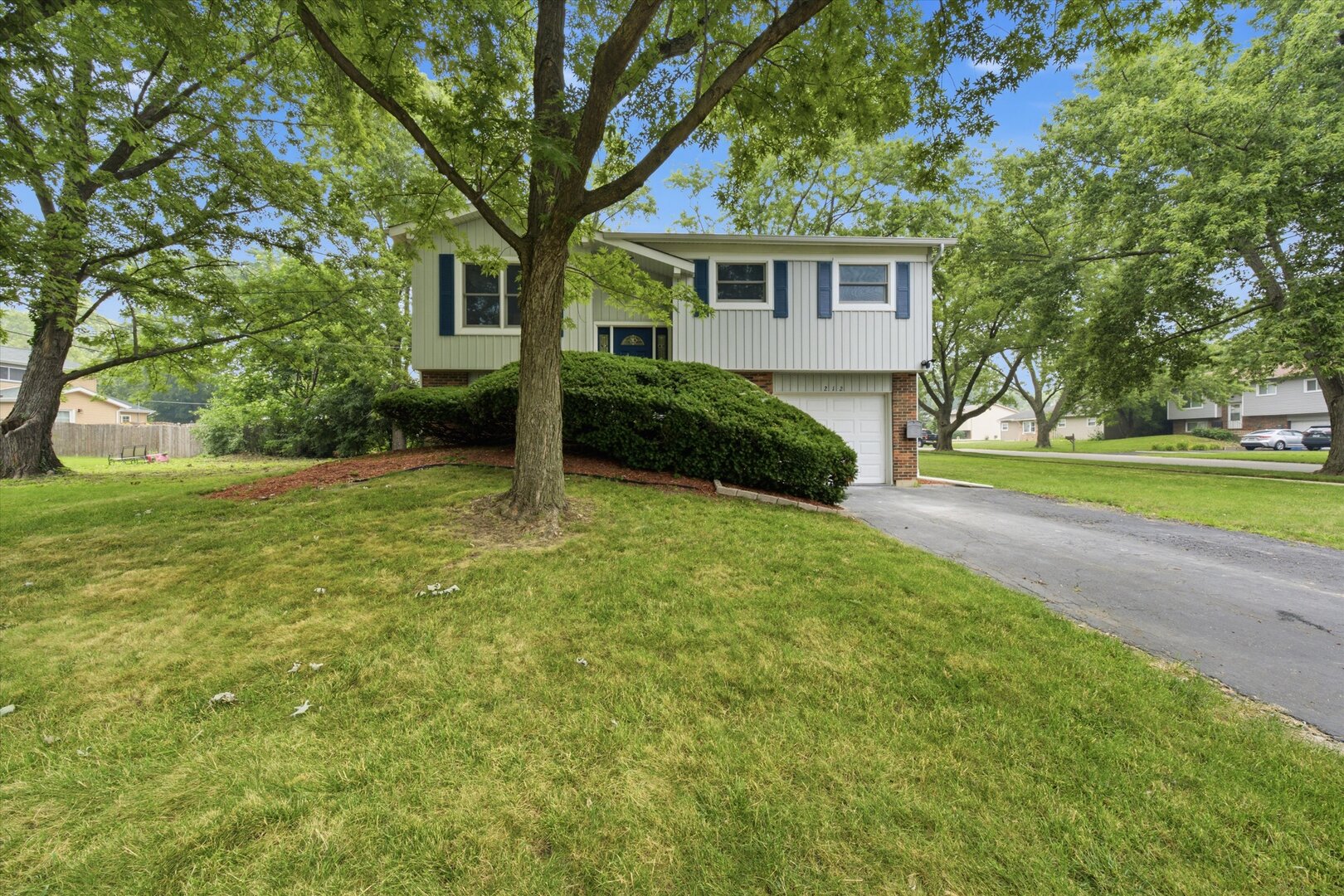 212 Kenilworth Drive