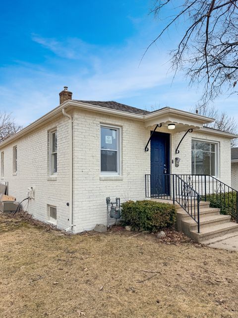 Photo of Waukegan, IL 60085 (MLS # 12582875)