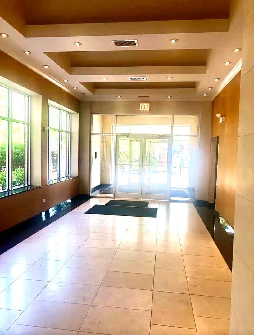 5036 W Pensacola Avenue 401