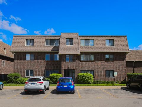 Photo of 1412 Carol Court #1B, Palatine, IL 60074 (MLS # 12649087)