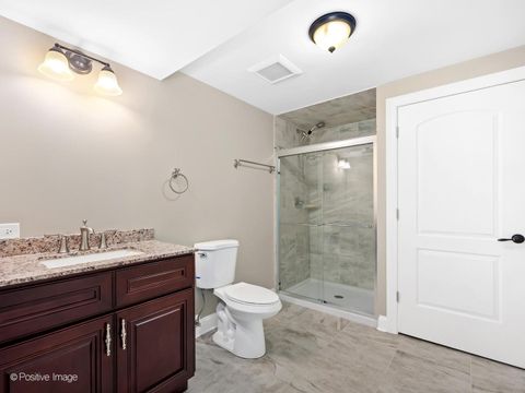 Tiny photo for 212 Holmes Avenue, Clarendon Hills, IL 60514 (MLS # 12426743)