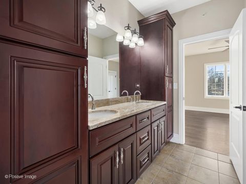 Tiny photo for 212 Holmes Avenue, Clarendon Hills, IL 60514 (MLS # 12426743)