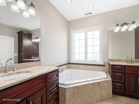 Tiny photo for 212 Holmes Avenue, Clarendon Hills, IL 60514 (MLS # 12426743)