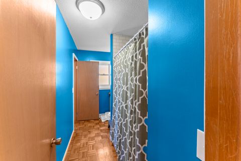 Tiny photo for 2310 W 38th Place, Davenport, IA 52806 (MLS # 12623605)