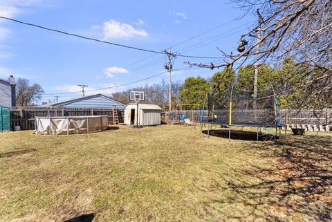 Tiny photo for 2310 W 38th Place, Davenport, IA 52806 (MLS # 12623605)