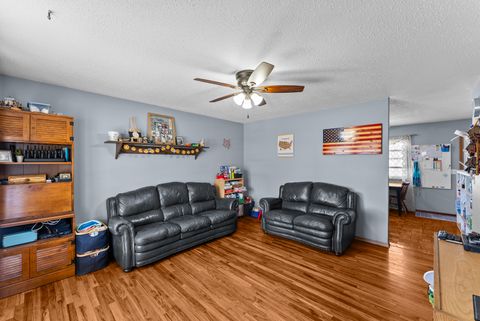 Tiny photo for 2310 W 38th Place, Davenport, IA 52806 (MLS # 12623605)