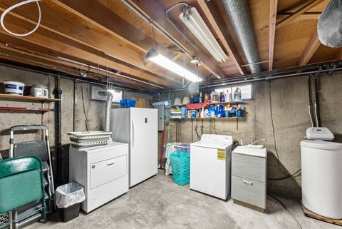 Tiny photo for 2310 W 38th Place, Davenport, IA 52806 (MLS # 12623605)