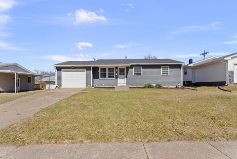 Tiny photo for 2310 W 38th Place, Davenport, IA 52806 (MLS # 12623605)