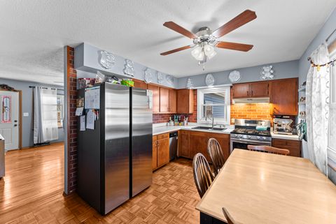 Tiny photo for 2310 W 38th Place, Davenport, IA 52806 (MLS # 12623605)