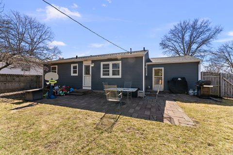 Tiny photo for 2310 W 38th Place, Davenport, IA 52806 (MLS # 12623605)