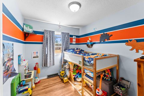 Tiny photo for 2310 W 38th Place, Davenport, IA 52806 (MLS # 12623605)