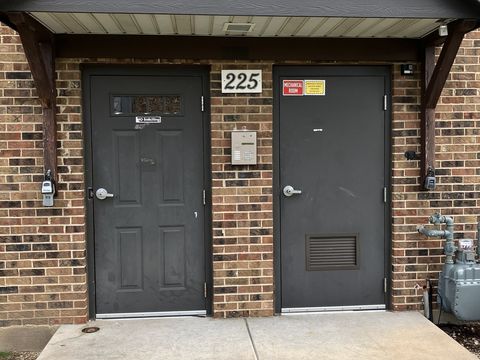 Tiny photo for 225 Gregory Street #10, Aurora, IL 60504 (MLS # 12630105)