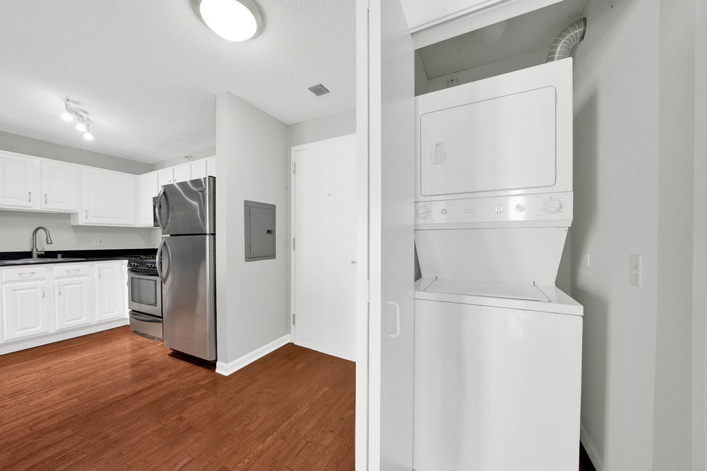 545 N Dearborn Street 1203
