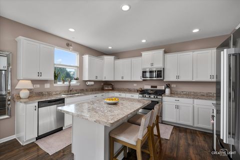 Tiny photo for 47 Windstone Drive, North Aurora, IL 60542 (MLS # 12624301)