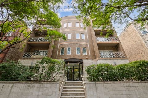 Photo of 1928 N Kedzie Avenue #306, Chicago, IL 60647 (MLS # 12498059)