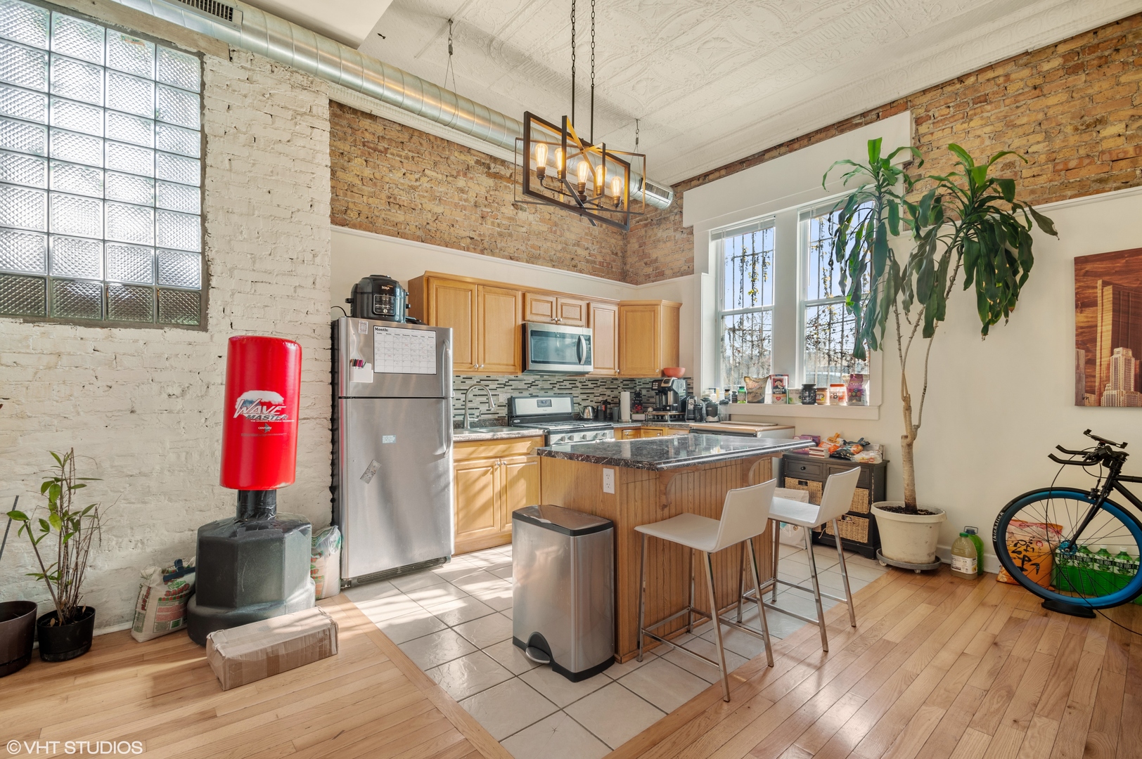 2048 W Evergreen Avenue 1