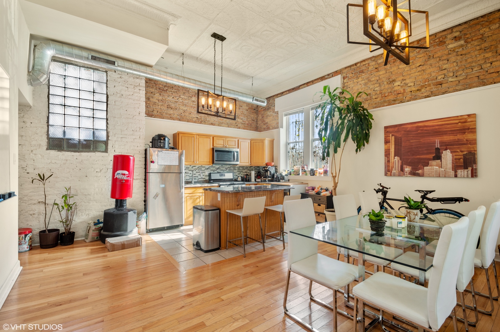 2048 W Evergreen Avenue 1