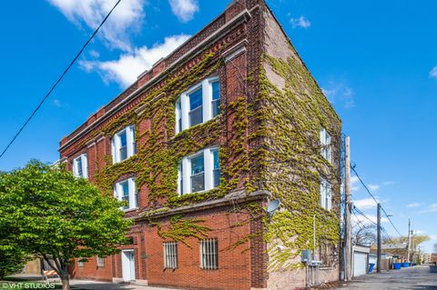 2048 W Evergreen Avenue 1 Chicago IL 60622