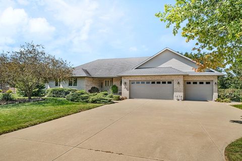 Photo of 310 Fairway Drive, Essex, IL 60935 (MLS # 12621913)