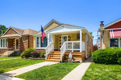 Photo of 5048 S Leamington Avenue, Chicago, IL 60638 (MLS # 12695229)