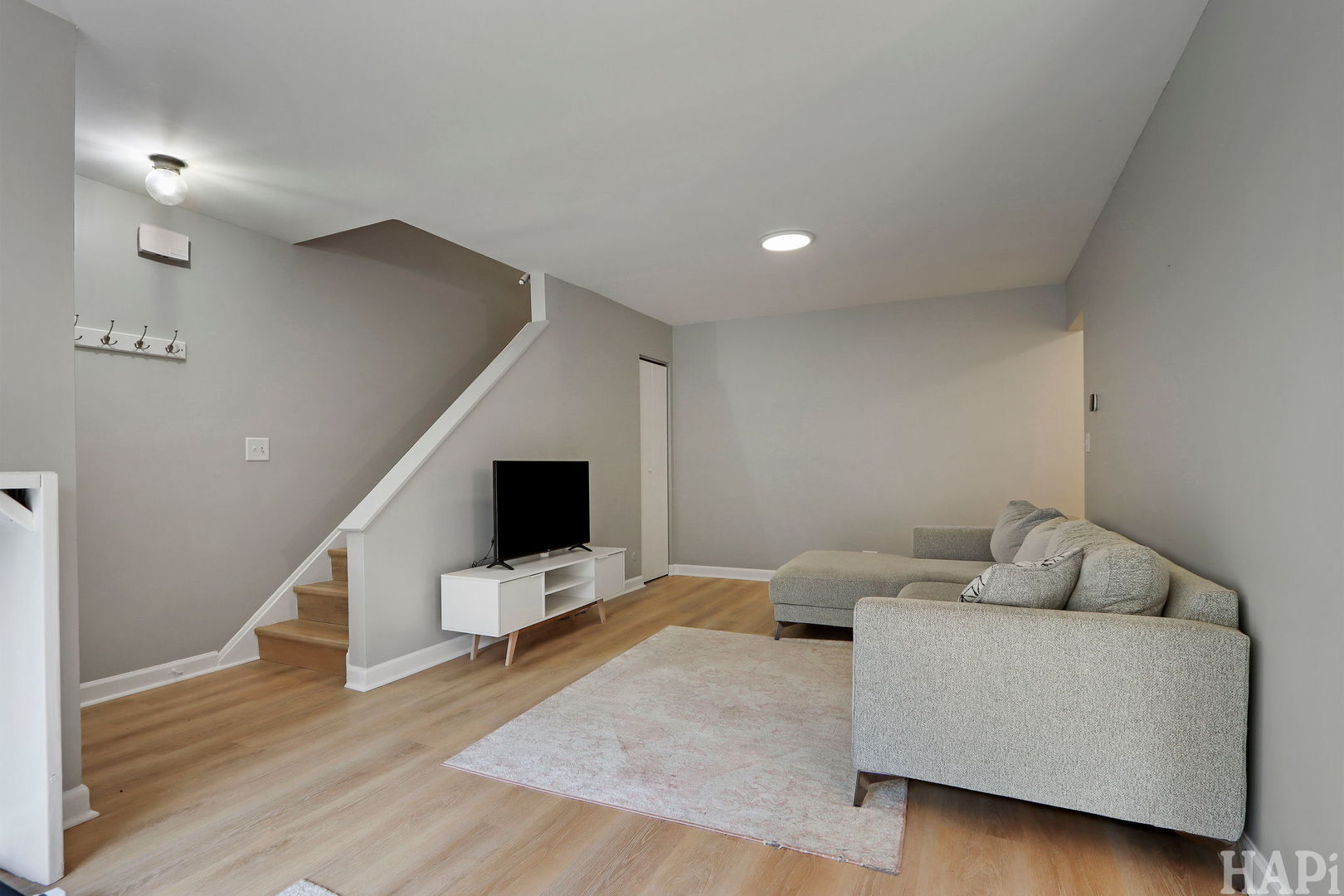 93 Mineola Road 93
