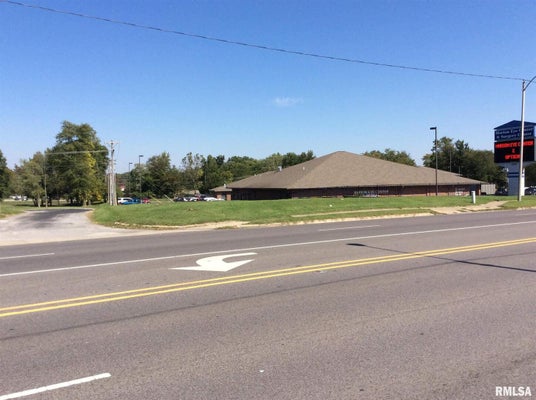 2906 BROADWAY ST, MOUNT VERNON, IL 62864 - Image adab89405fa4ff5a03e737efb1e05abb/2462315191