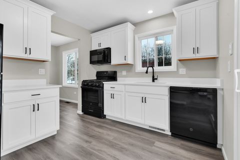 Tiny photo for 86 Silver Tree Circle, Cary, IL 60013 (MLS # 12561361)