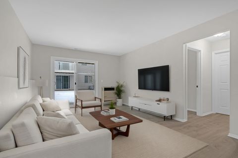 Tiny photo for 86 Silver Tree Circle, Cary, IL 60013 (MLS # 12561361)