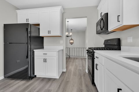 Tiny photo for 86 Silver Tree Circle, Cary, IL 60013 (MLS # 12561361)