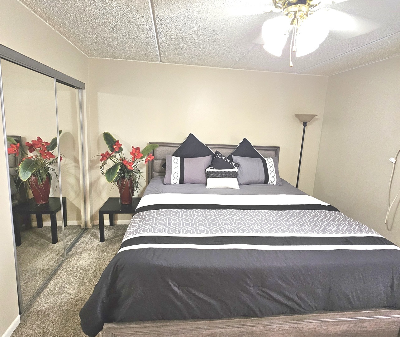 943 N ROHLWING Road 101H