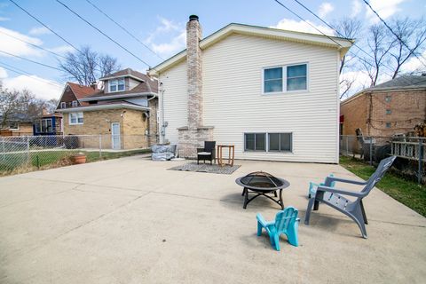 Tiny photo for 12214 Maple Avenue, Blue Island, IL 60406 (MLS # 12607863)