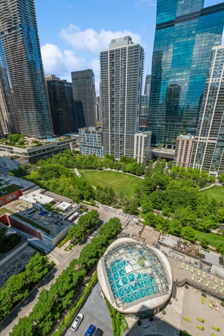 400 E Randolph Street 2818