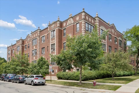 Tiny photo for 356 Ridge Avenue #5-3, Evanston, IL 60202 (MLS # 12715305)