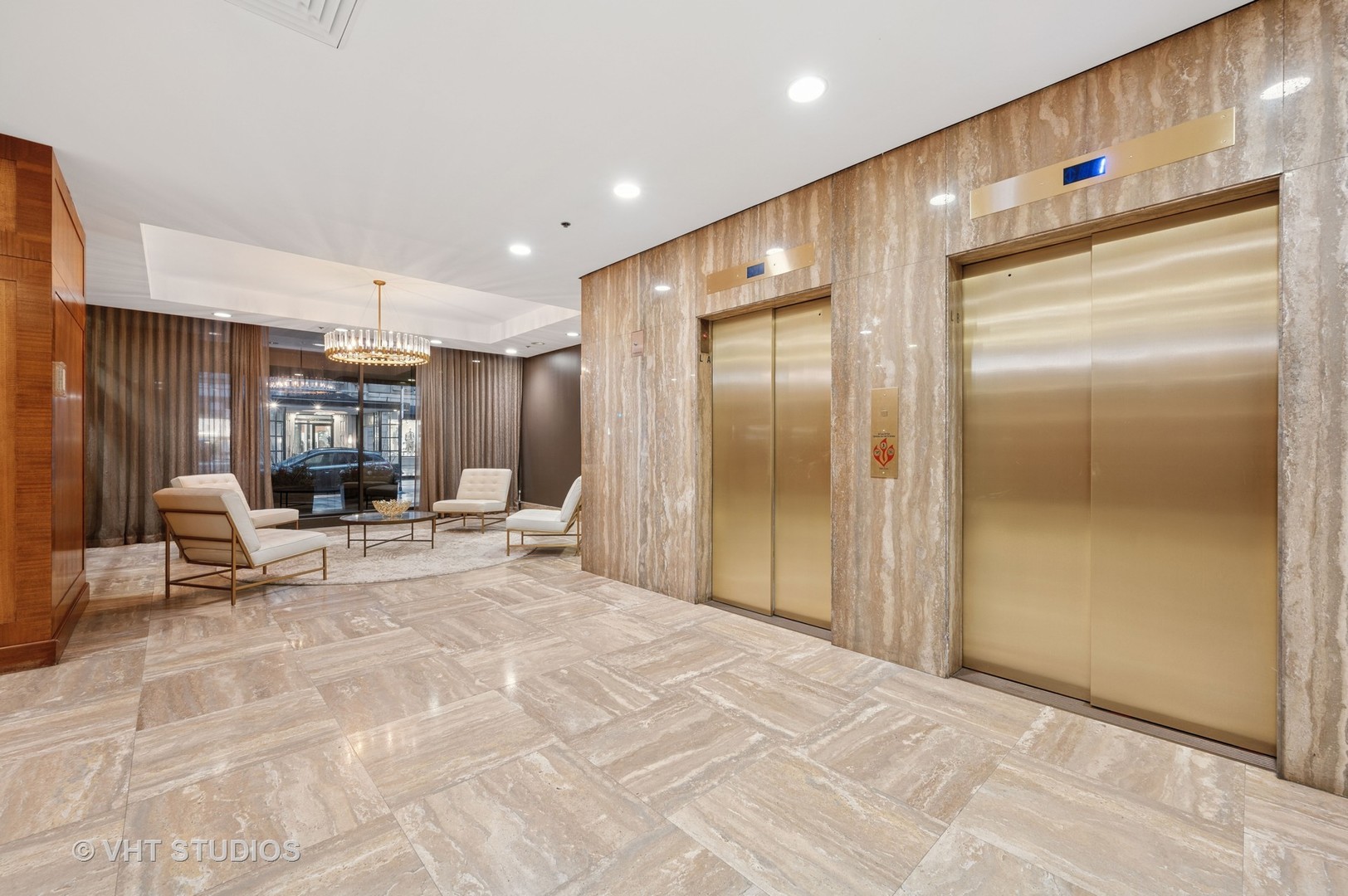 40 E Delaware Place 301