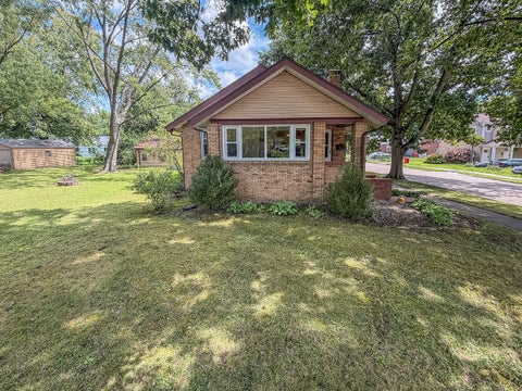 Tiny photo for 918 W Washington Street, Champaign, IL 61821 (MLS # 12719903)