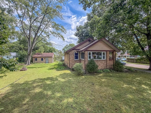 Tiny photo for 918 W Washington Street, Champaign, IL 61821 (MLS # 12719903)