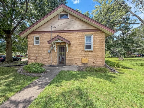 Tiny photo for 918 W Washington Street, Champaign, IL 61821 (MLS # 12719903)