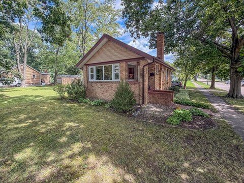 Photo of 918 W Washington Street, Champaign, IL 61821 (MLS # 12719903)
