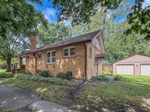 Tiny photo for 918 W Washington Street, Champaign, IL 61821 (MLS # 12719903)